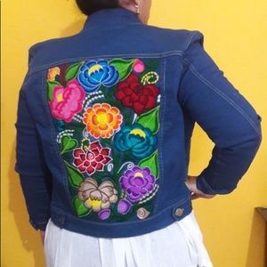 SIZE MEDIUM Mexican embroidered denim jacket